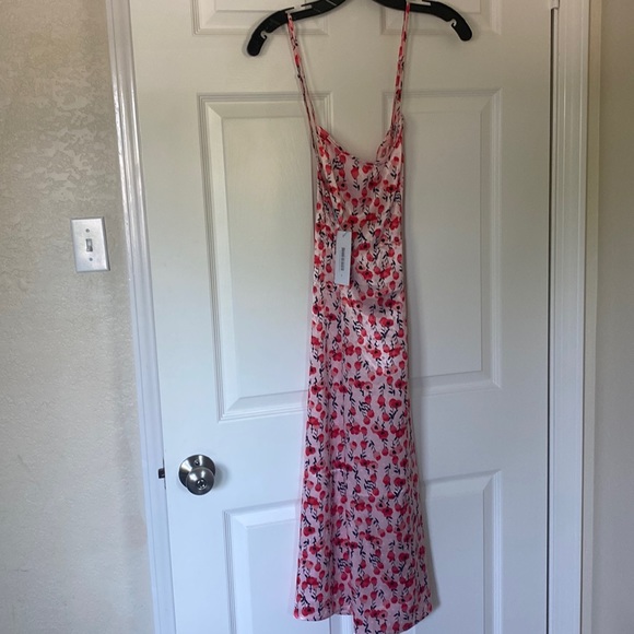 Adore Me Dress - Picture 1 of 3